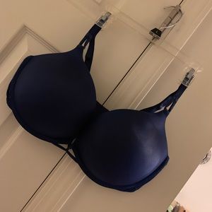 Victoria’s Secret bombshell bra 38D